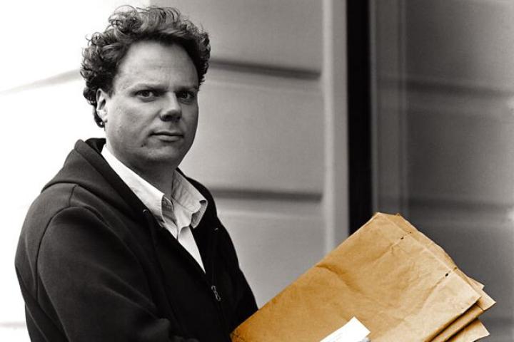 Een grote bruine envelop